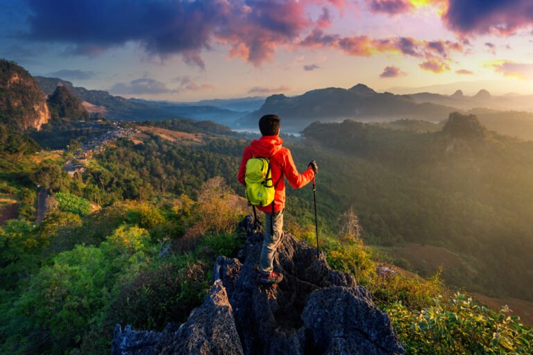 backpacker-standing-sunrise-viewpoint-ja-bo-village-mae-hong-son-province-thailand